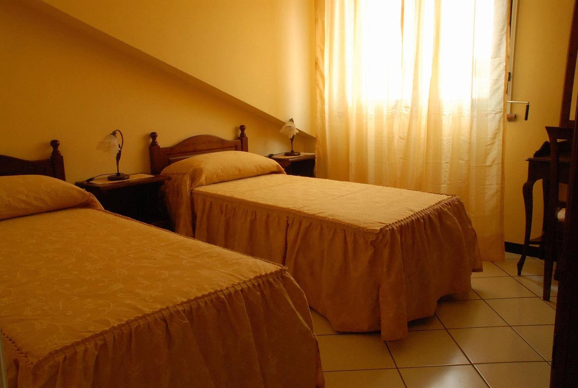 Ai Tre Parchi Bed And Bike Bed and Breakfast Randazzo Eksteriør billede