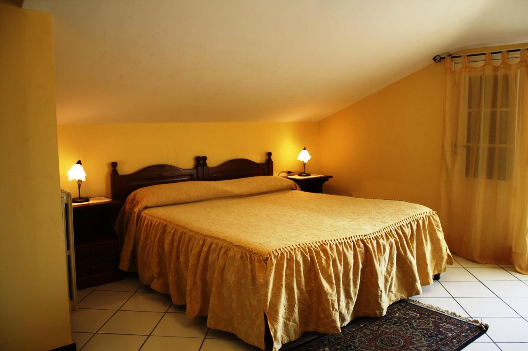 Ai Tre Parchi Bed And Bike Bed and Breakfast Randazzo Værelse billede