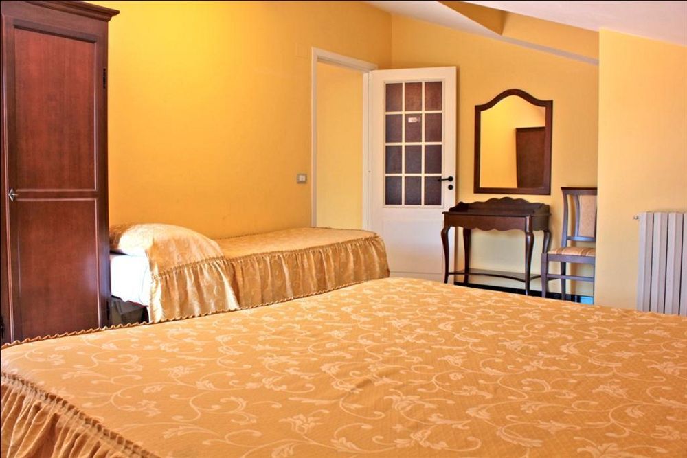 Ai Tre Parchi Bed And Bike Bed and Breakfast Randazzo Eksteriør billede