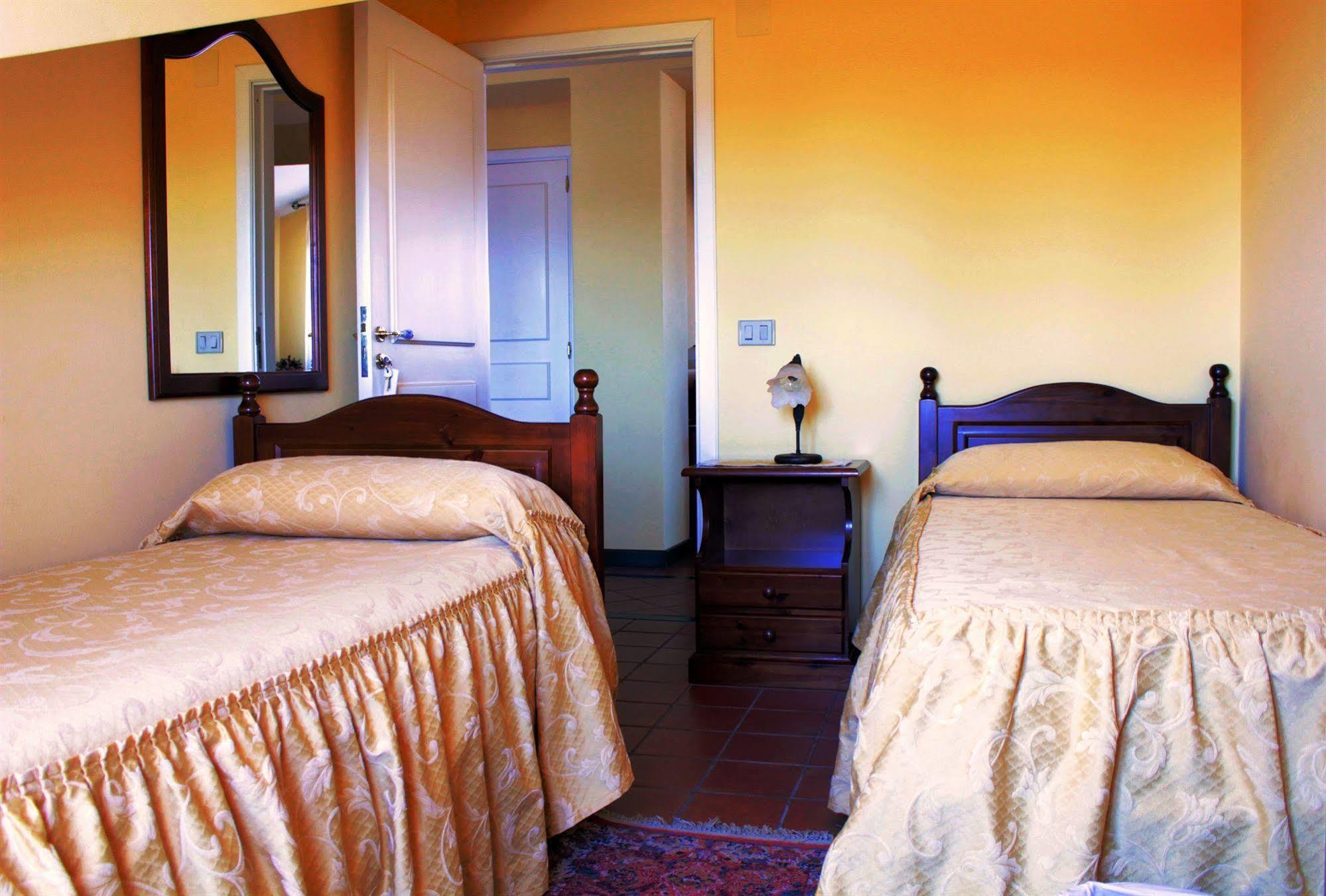 Ai Tre Parchi Bed And Bike Bed and Breakfast Randazzo Eksteriør billede