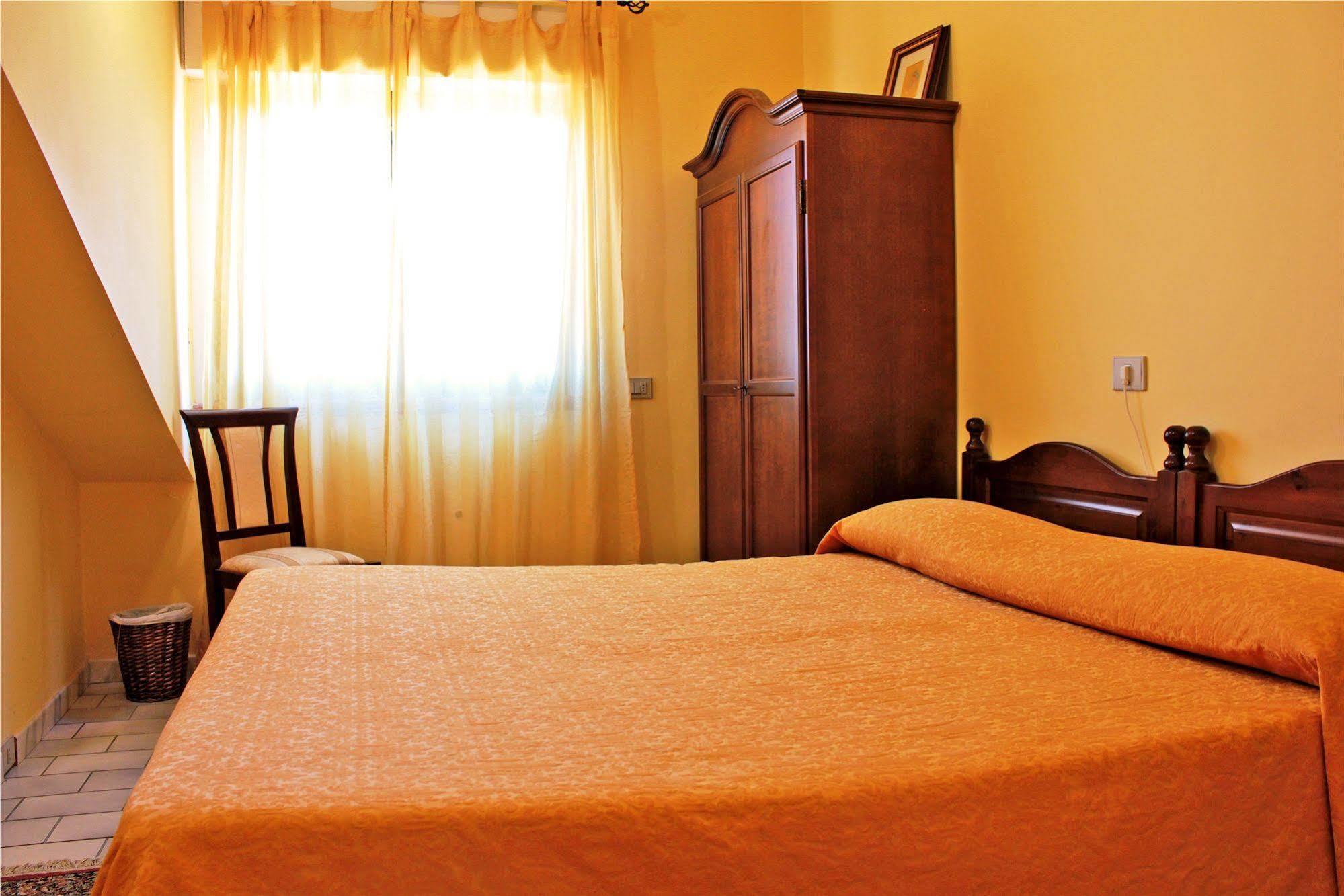 Ai Tre Parchi Bed And Bike Bed and Breakfast Randazzo Eksteriør billede
