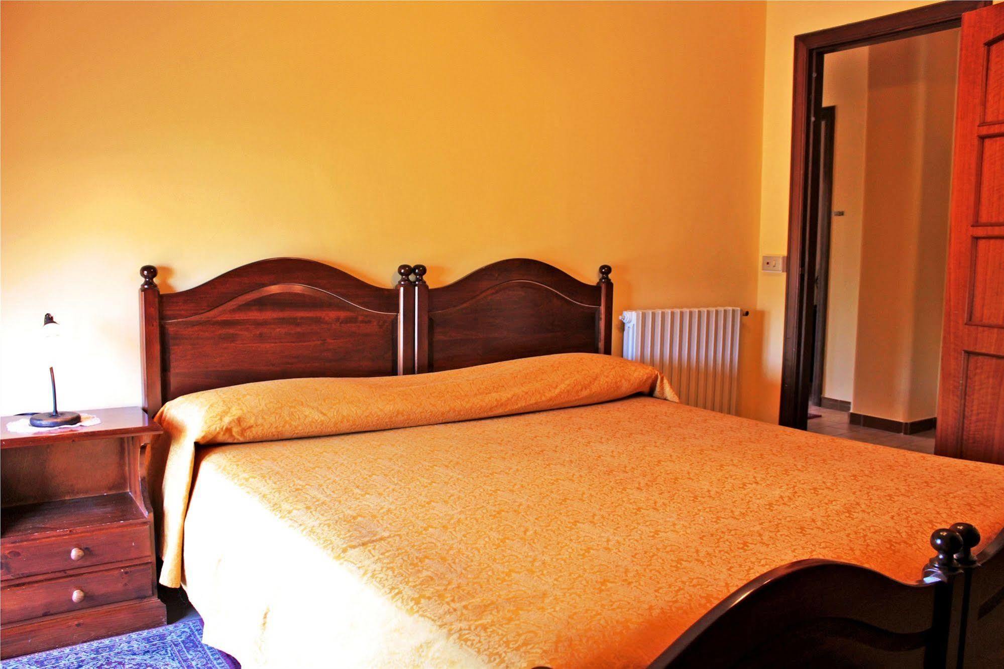 Ai Tre Parchi Bed And Bike Bed and Breakfast Randazzo Eksteriør billede